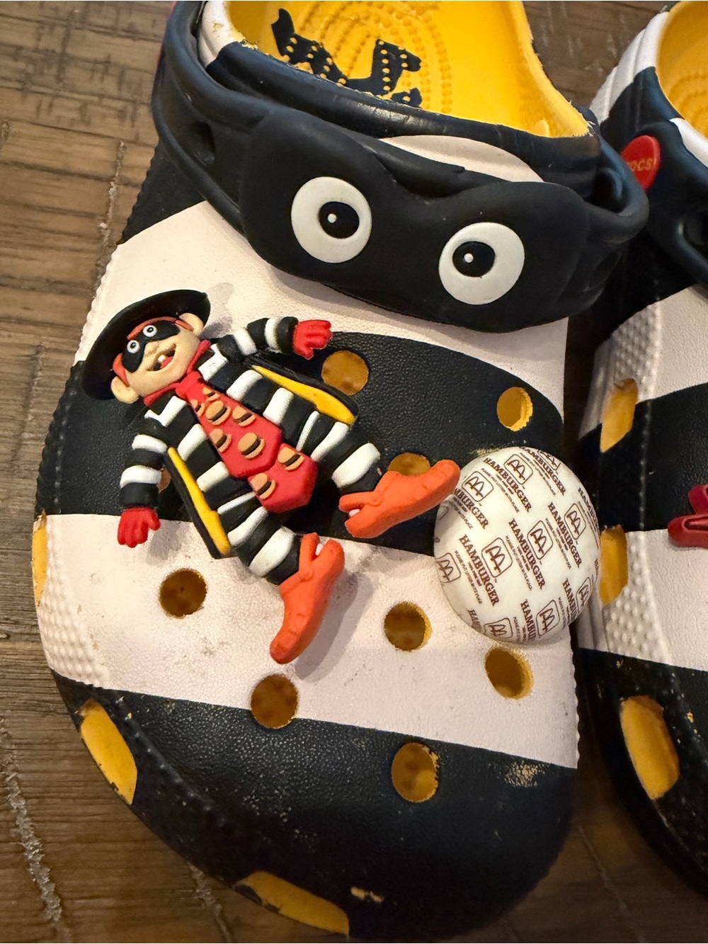 McDonald’s Hamburglar Crocs - Picture 2 of 6